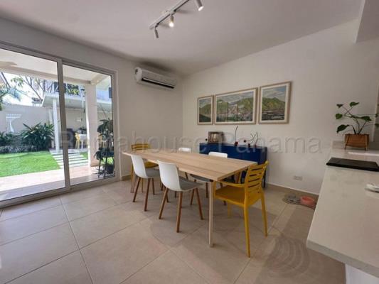 Bosques del Pacífico, Panamá Pacífico