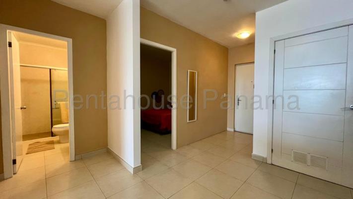 White Tower, Avenida Balboa