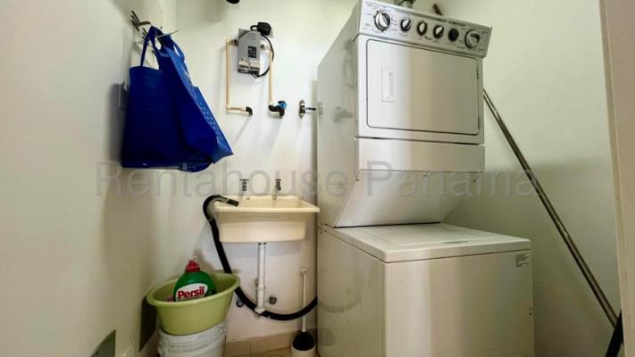 White Tower, Área Metropolitana