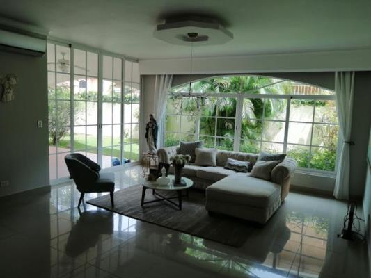 Green Fields, Panamá