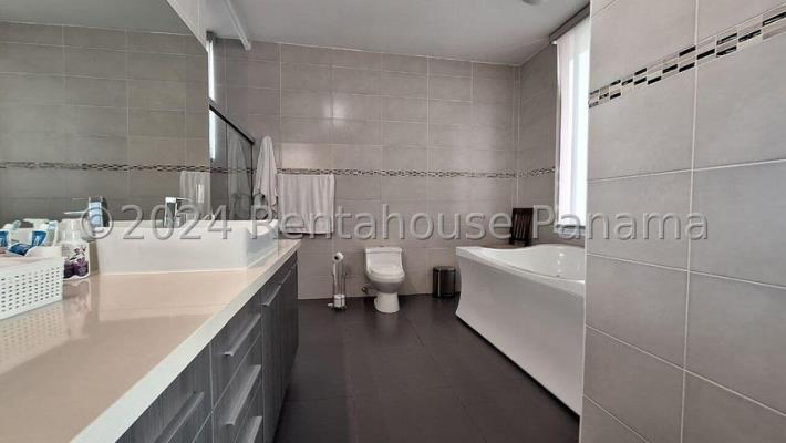 Ocean Drive, Punta Pacifica