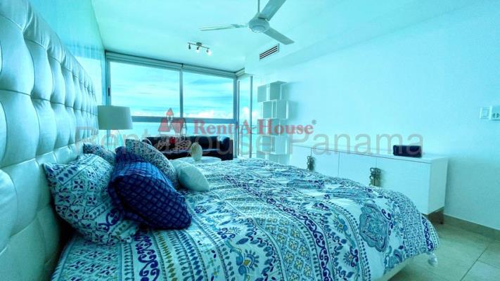 H2O on the ocean, apartamento