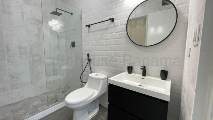 H2O on the ocean, Avenida Balboa