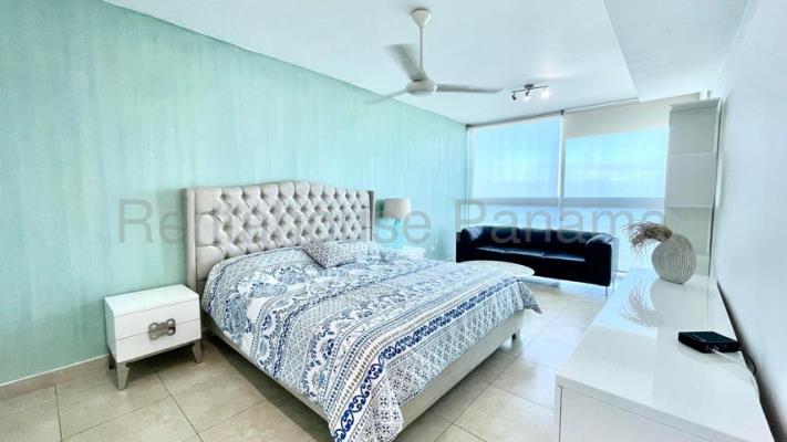 H2O on the ocean, apartamento