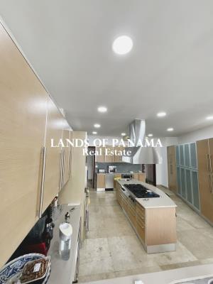 Bahia Pacifica, Área Metropolitana