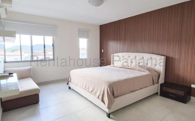 PH MIDRISE WOODLANDS, apartamento