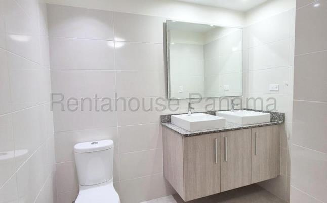 PH MIDRISE WOODLANDS, apartamento