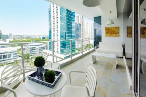 PH Regalia, Costa del Este