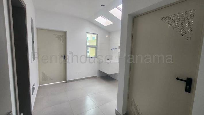 altos del parque, Panamá