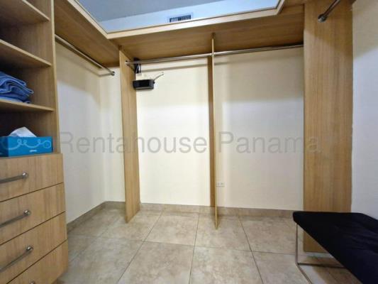 H2O on the ocean, apartamento