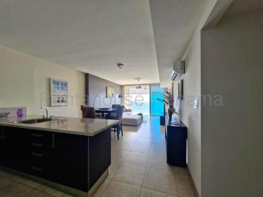 H2O on the ocean, apartamento