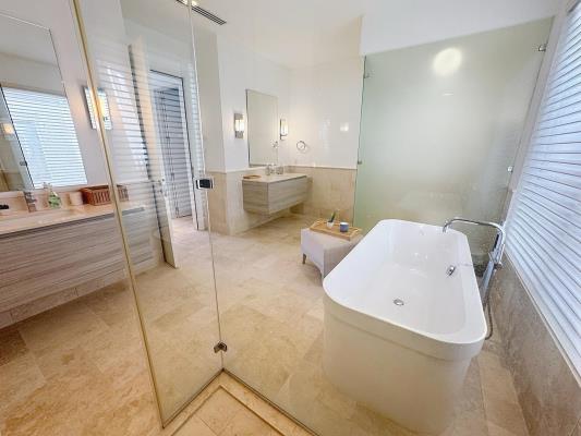 Ocean Lake Golf Villas, Antón