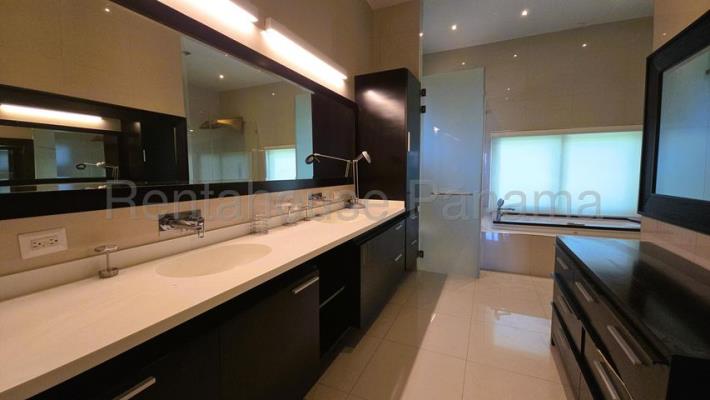 Toscana del Este, casa