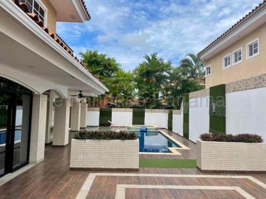 Palmeras del Este , Costa del Este