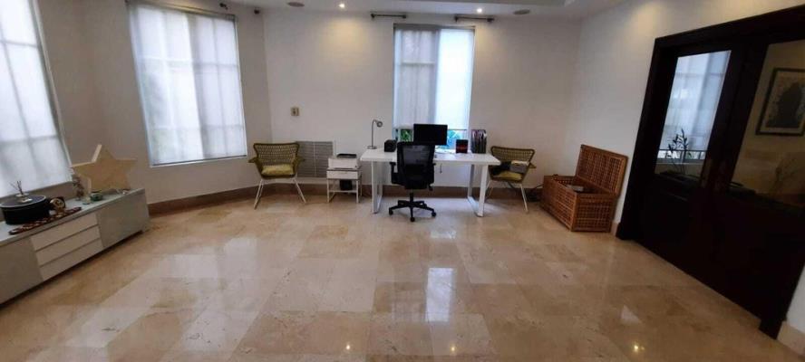 Costa de Las Perlas, Área Metropolitana