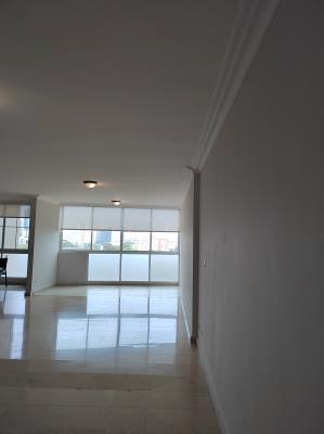 Costa Pacifica, Área Metropolitana