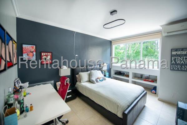 Vistanova, Área Metropolitana