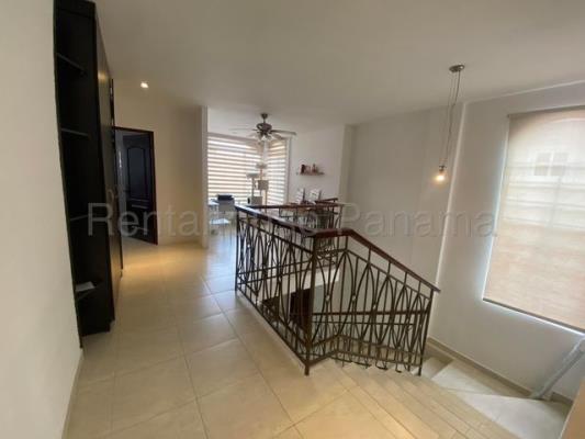 Villa Valencia, Panamá