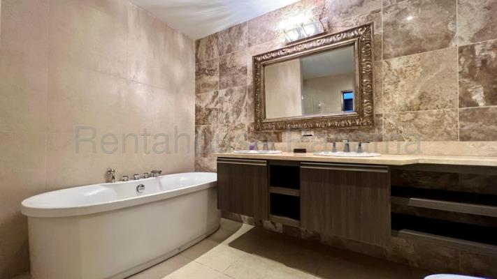 Rivage, Avenida Balboa