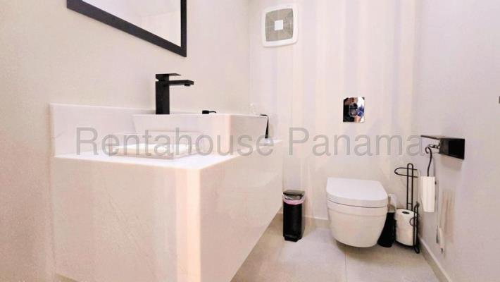 PH The Woods, Juan Diaz