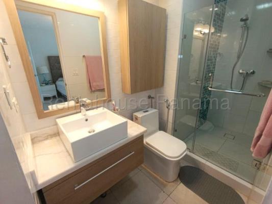 The Seawaves, Panamá