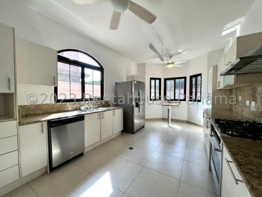 El Doral Costa , Panamá