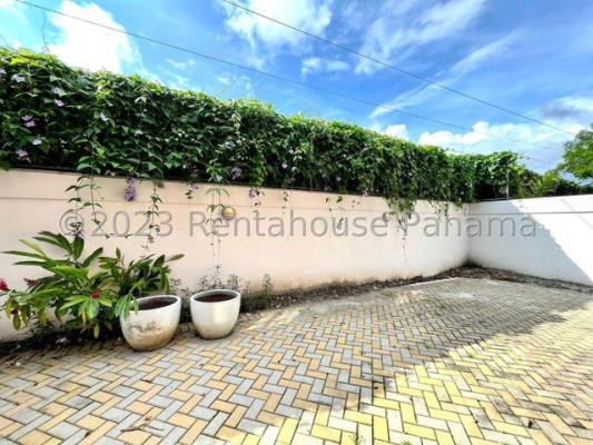 El Doral Costa , casa