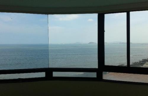 Coastal Tower , apartamento