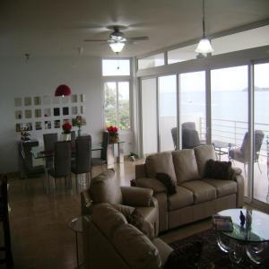 Miramar loft, Antón