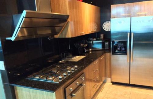 Sky Residences, Metropolitan Area