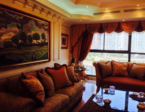 Golden Palace, Área Metropolitana