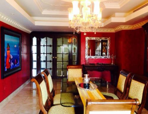 Golden Palace, Área Metropolitana