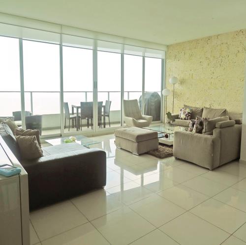 Altamar del Este, Área Metropolitana