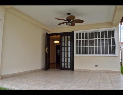 Bosque de Cibeles, Amelia Denis De Icaza