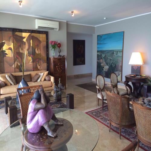 Q Tower , Área Metropolitana