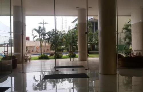 Aqualina, Punta Pacifica