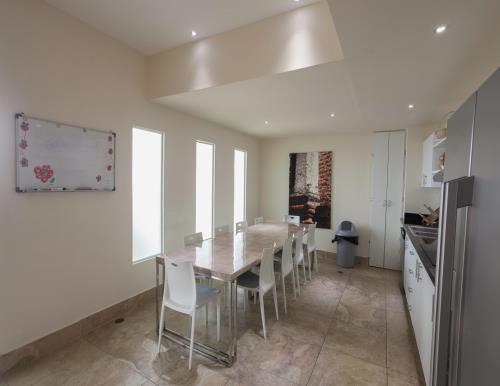 The Belvedere park, Área Metropolitana