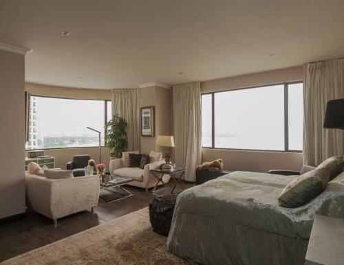 The Belvedere park, Coco del Mar