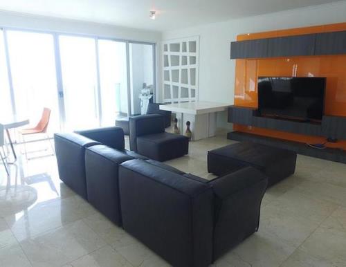 Oasis on the Bay, Área Metropolitana