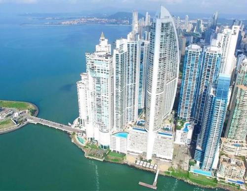 Oasis on the Bay, Área Metropolitana