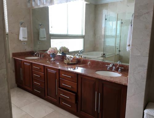 Bella Mare, Punta Pacifica