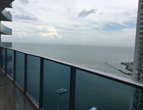 Grand Tower, apartment