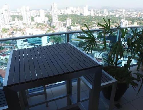 Waterfalls, Área Metropolitana