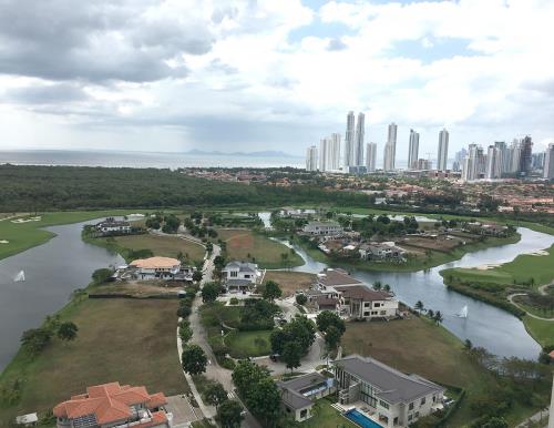 Valery Point, Santa Maria