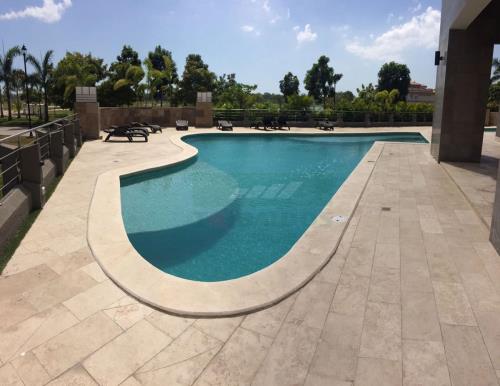 Valery Point, Área Metropolitana