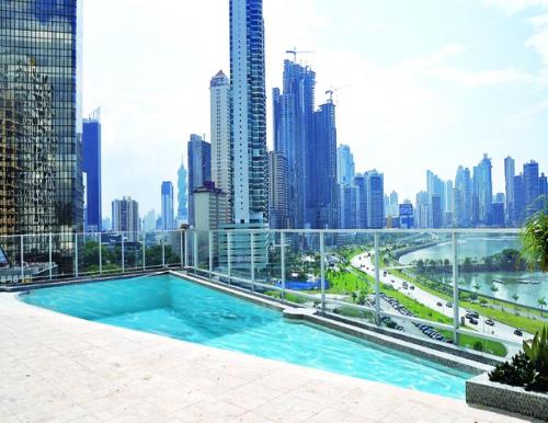 White Tower, Área Metropolitana