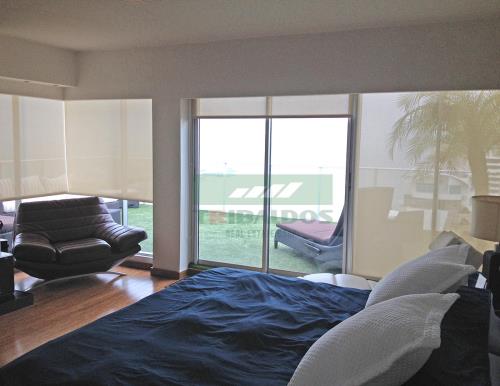 Pacific Sky, Área Metropolitana