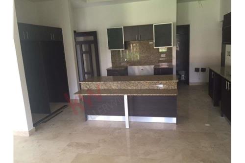 Costa Sur Village , Juan Diaz